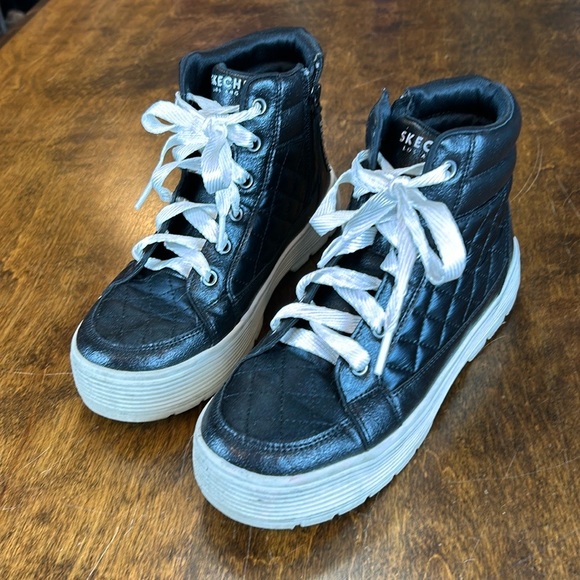 Sketchers - Picture 3 of 16